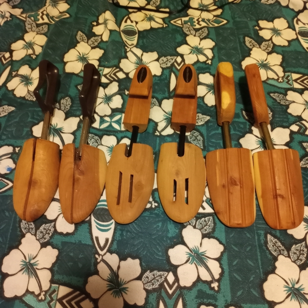 Allen Edmonds and Random wooden shoe trees all 3 Medium size 4